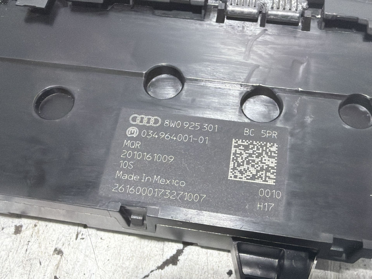 DIJELOVI PREKIDAC AUDI A4 (B9) > 15-18 2.0 8W0925301
