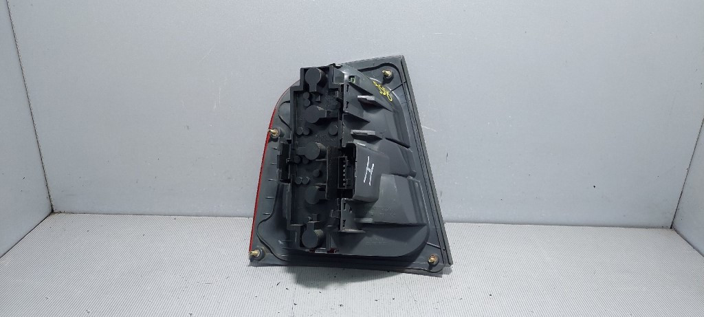 DIJELOVI STOP SVJETLO SKODA OCTAVIA > 00-04 1U6945112