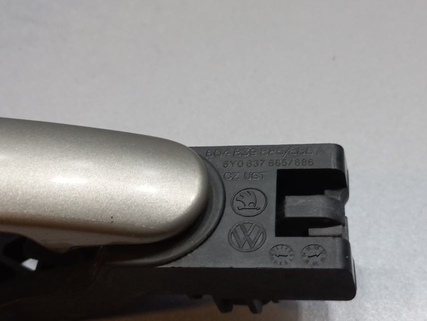 RUCKA VRATA SKODA OCTAVIA > 04-08 6Y0837885