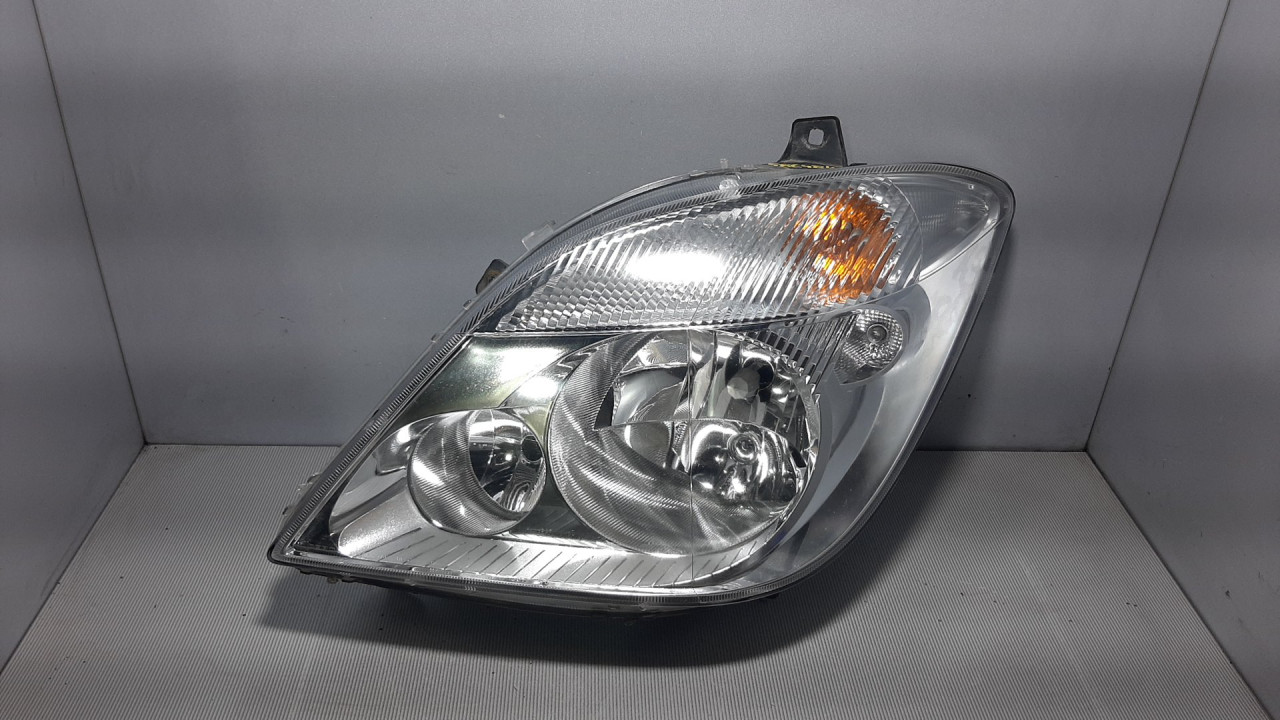 DIJELOVI FAR MERCEDES SPRINTER > 00-06 084401160L