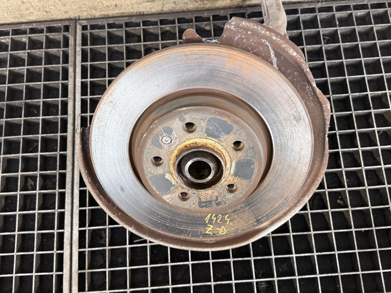 DIJELOVI KOCIONI DISK AUDI Q5 > 12-16 2.0 8W0615601H