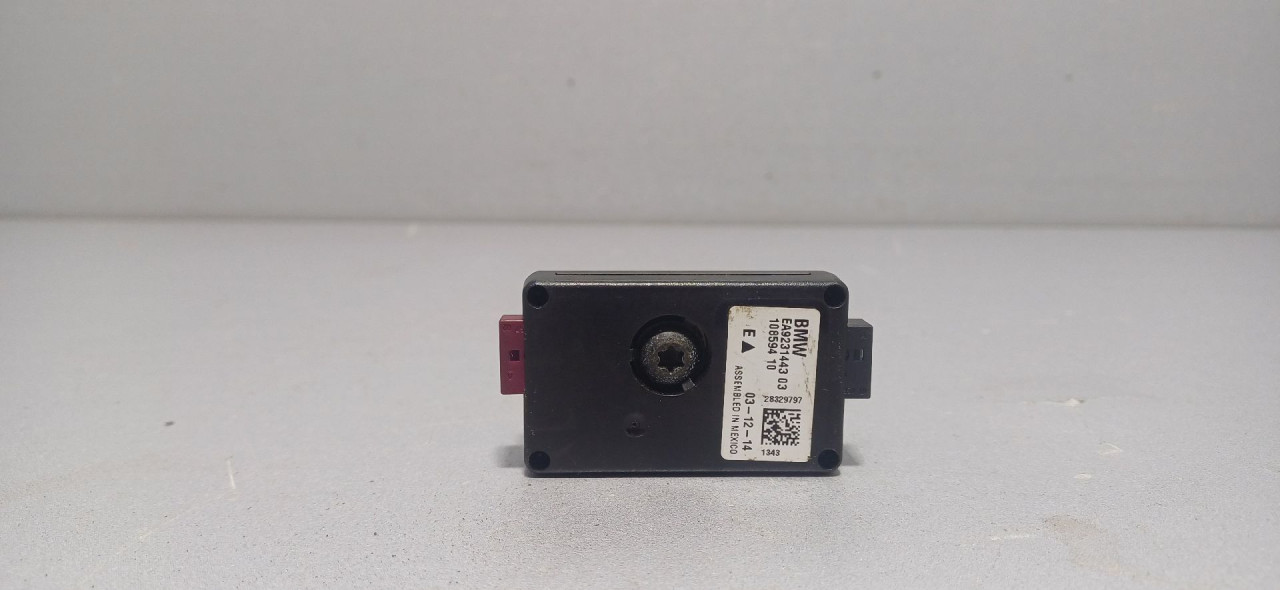 ANTENA BMW SERIJA 3 (F30/F31) > 15-18 EA9231443