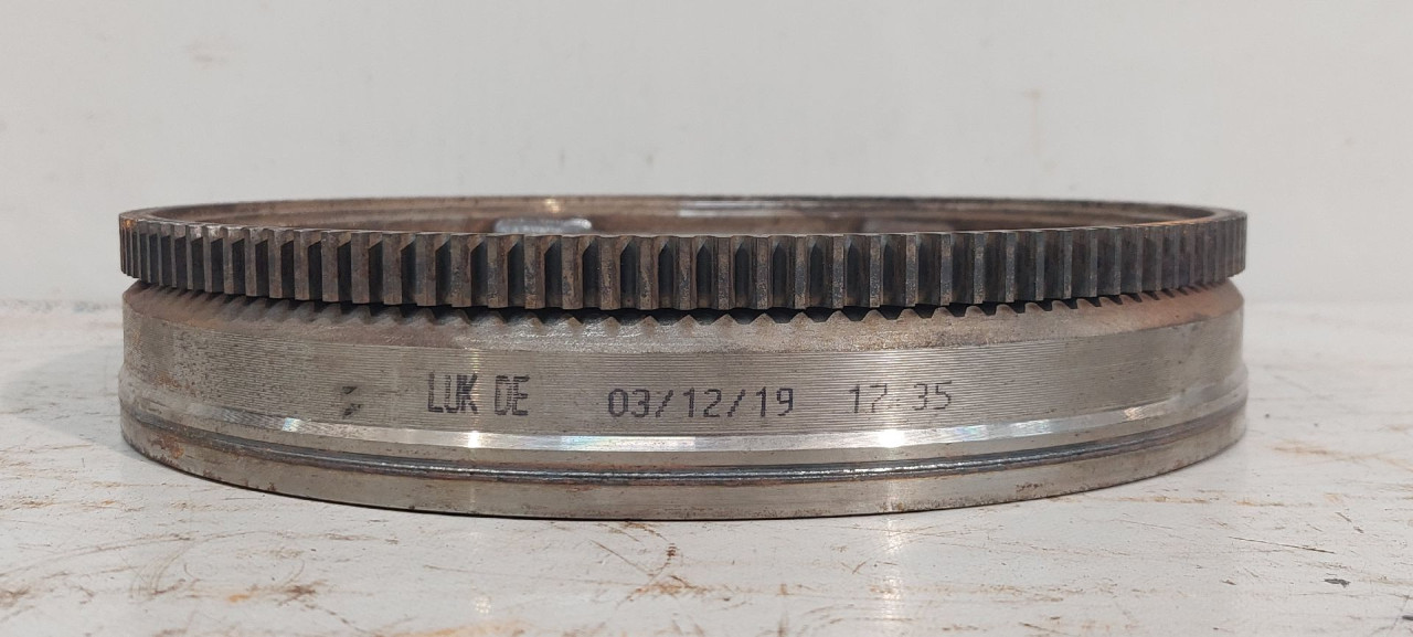DIJELOVI ZAMAJAC SKODA FABIA > 14- 04B105266C