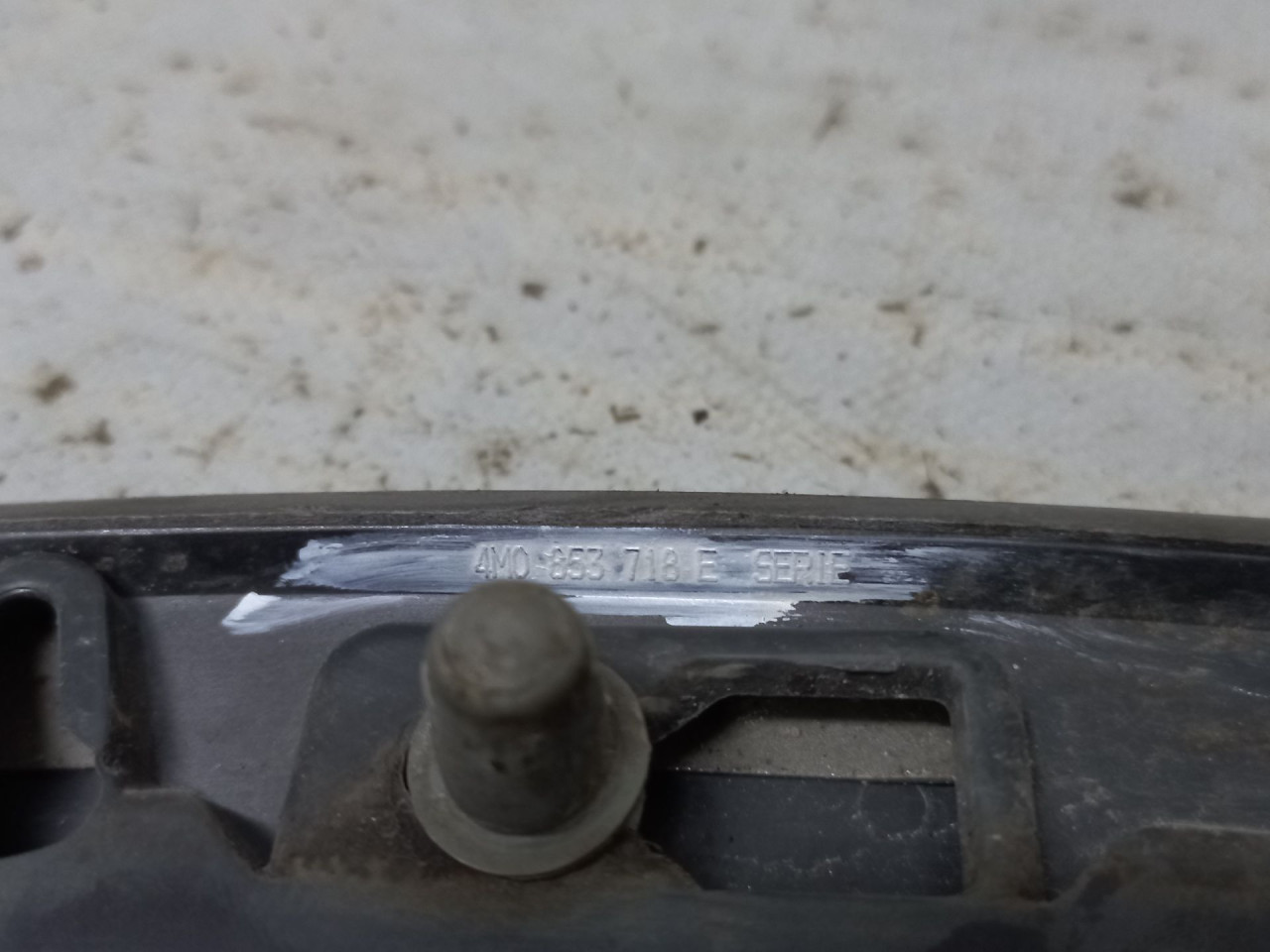 DIJELOVI RUB BLATOBRANA AUDI Q7 > 15-19 4M0853718E