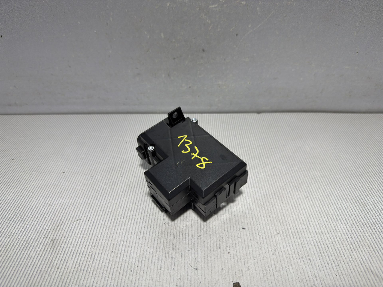 DIJELOVI BRAVA PALJENJA AUDI Q5 > 12-16 2.0 8K0909131D