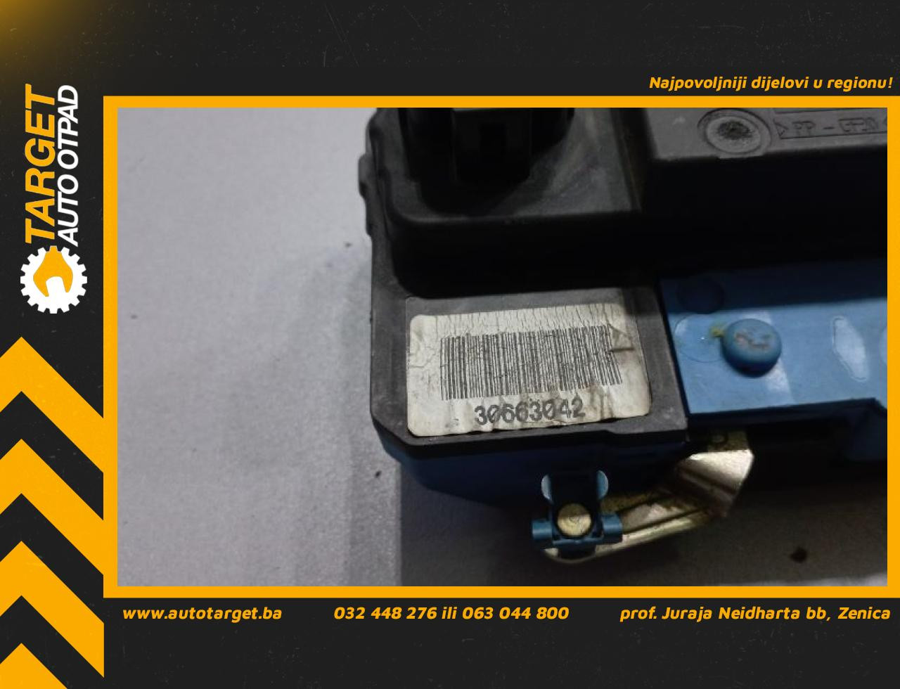 DIJELOVI BRAVA VRATA VOLVO XC70 > 05-07 30663042