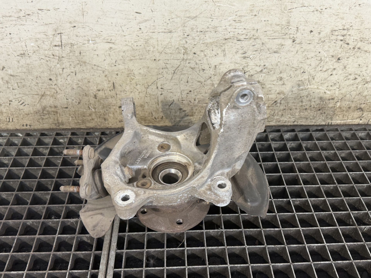 DIJELOVI GLAVCINA VW TIGUAN > 16-20 2.0 5Q0407257A