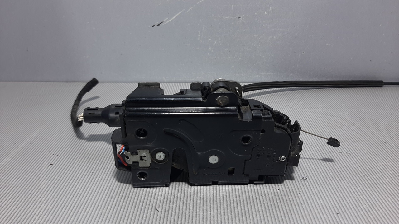 DIJELOVI BRAVA VRATA VW CADDY > 10-15 3D2837015T