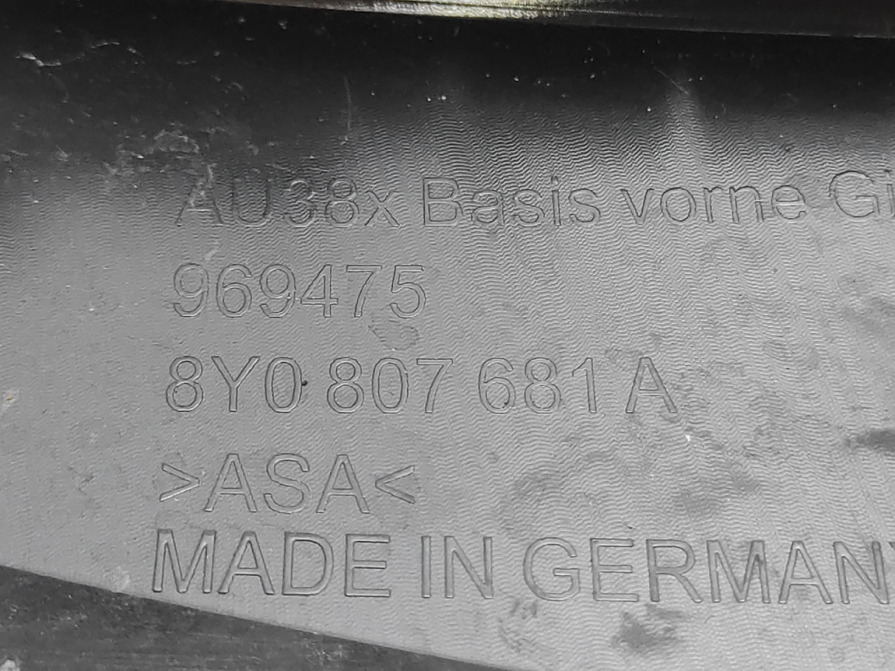 PLASTIKA BRANIKA AUDI A3 (8VF/8VK) > 16- 8Y0807681A