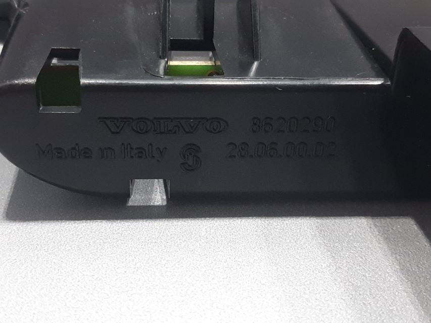 DIJELOVI TRECE STOP SVJETLO VOLVO S40/V50 > 04-07 8620290