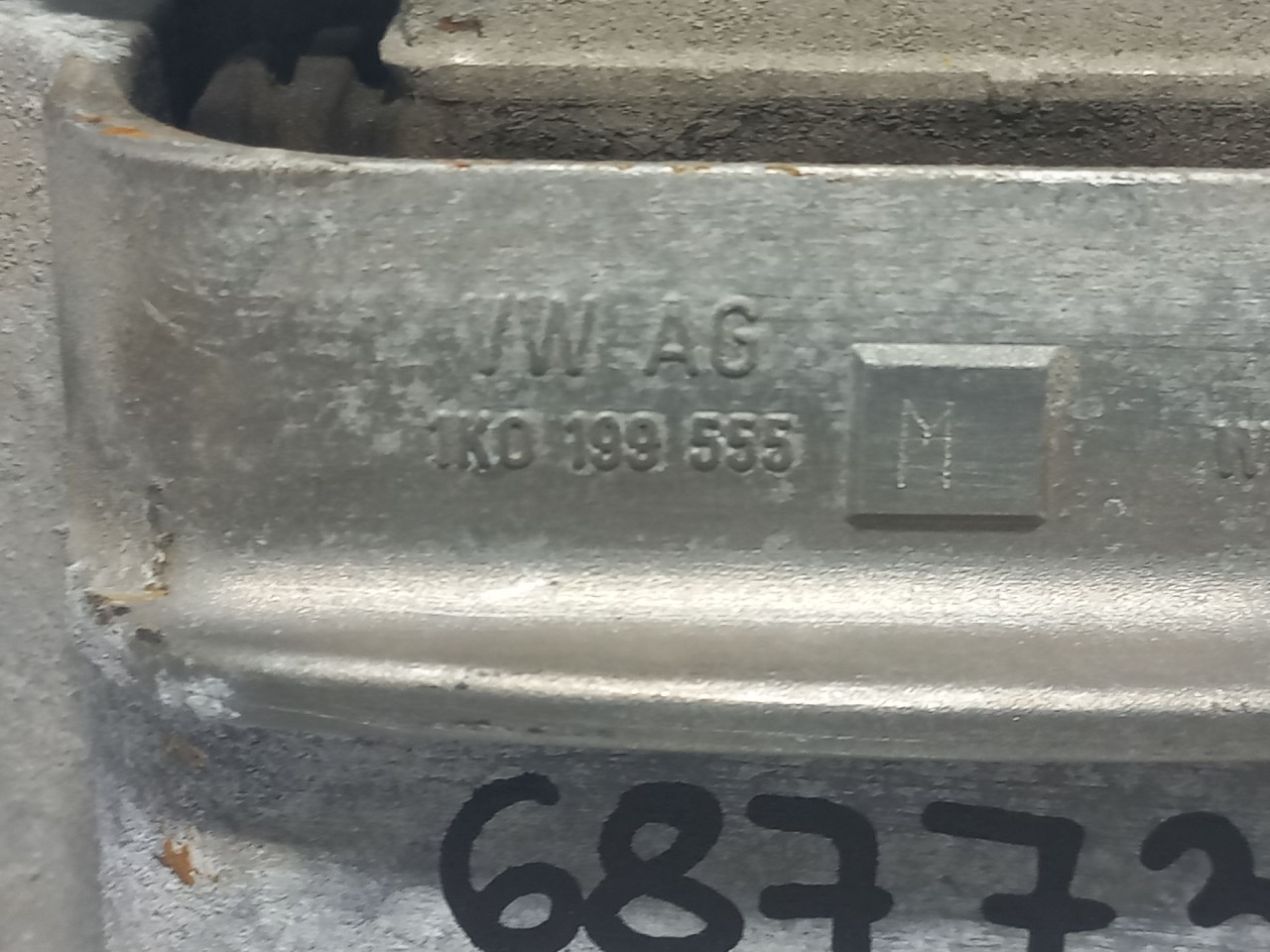 DIJELOVI NOSAC MOTORA VW CADDY > 03-10 1K0199555M