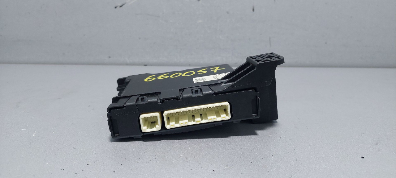 ELEKTRONIKA MODUL TOYOTA AURIS > 13-15 8865002E00