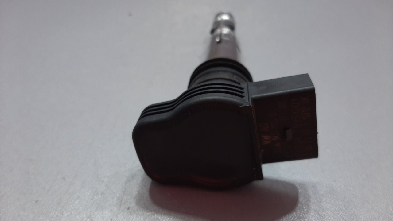 DIJELOVI BOMBINA AUDI A4 (B6) > 00-04 06A905115D