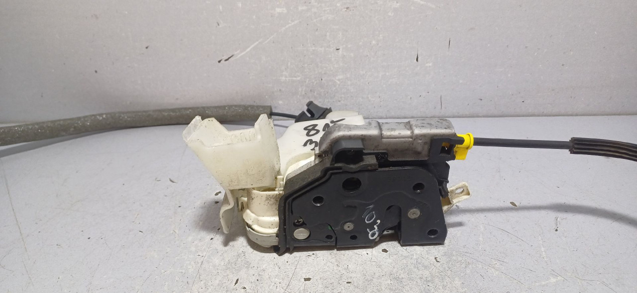 DIJELOVI BRAVA VRATA AUDI Q3 > 11-15 8J2837016C