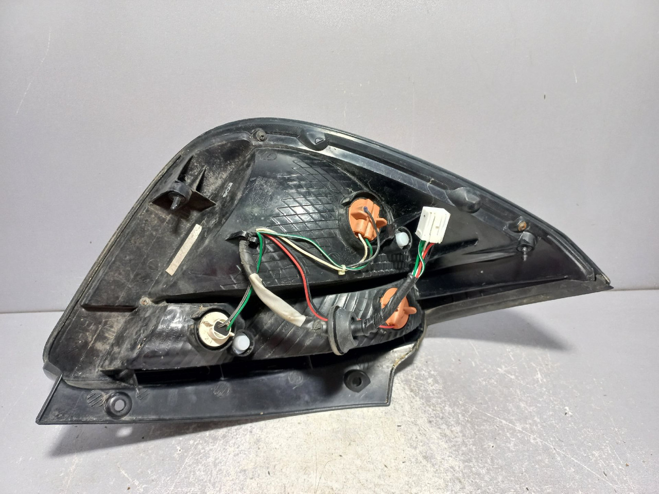 DIJELOVI STOP SVJETLO KIA RIO > 05-10 924021G2R