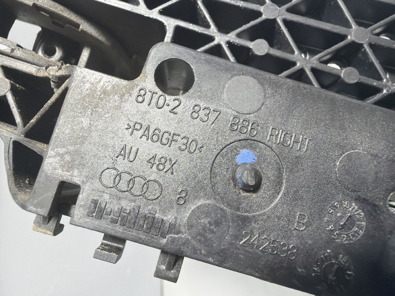 DIJELOVI RUCKA VRATA AUDI Q5 > 12-16 2.0 8T02837886