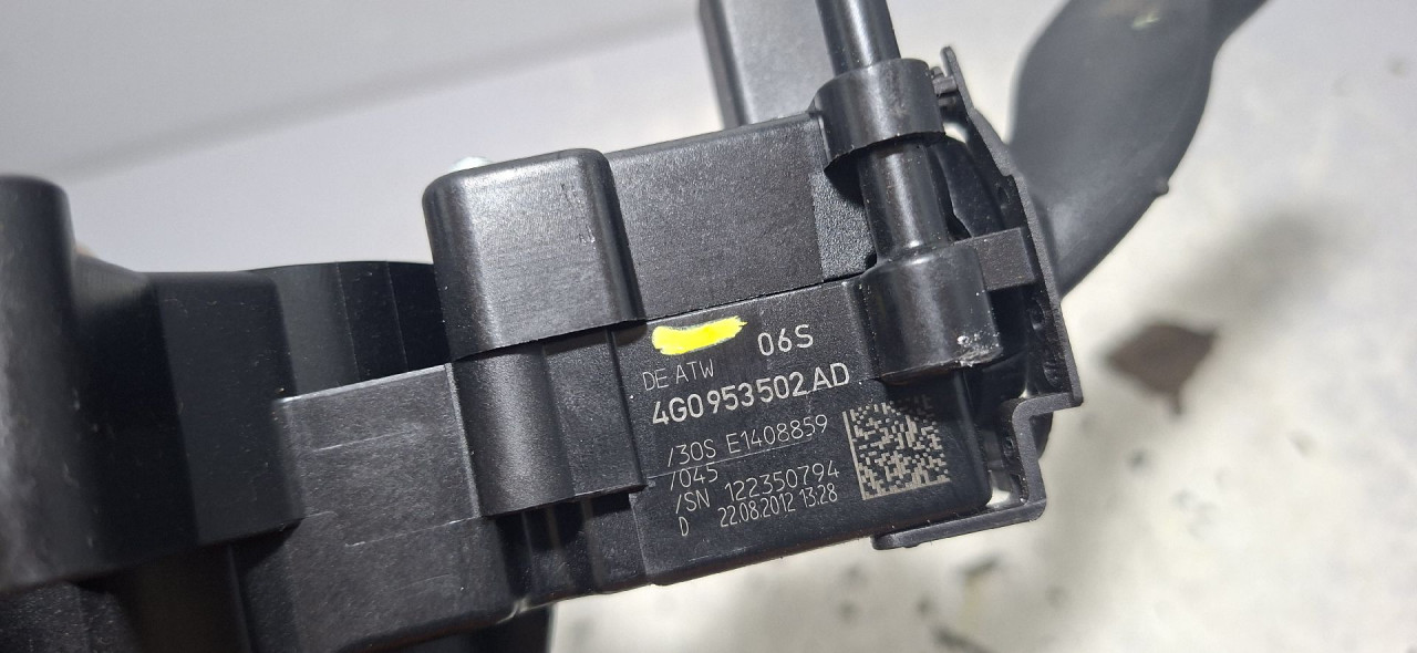 DIJELOVI RUCICE VOLANA AUDI A4 (B8) > 12-15 2.0 4G0953502AD