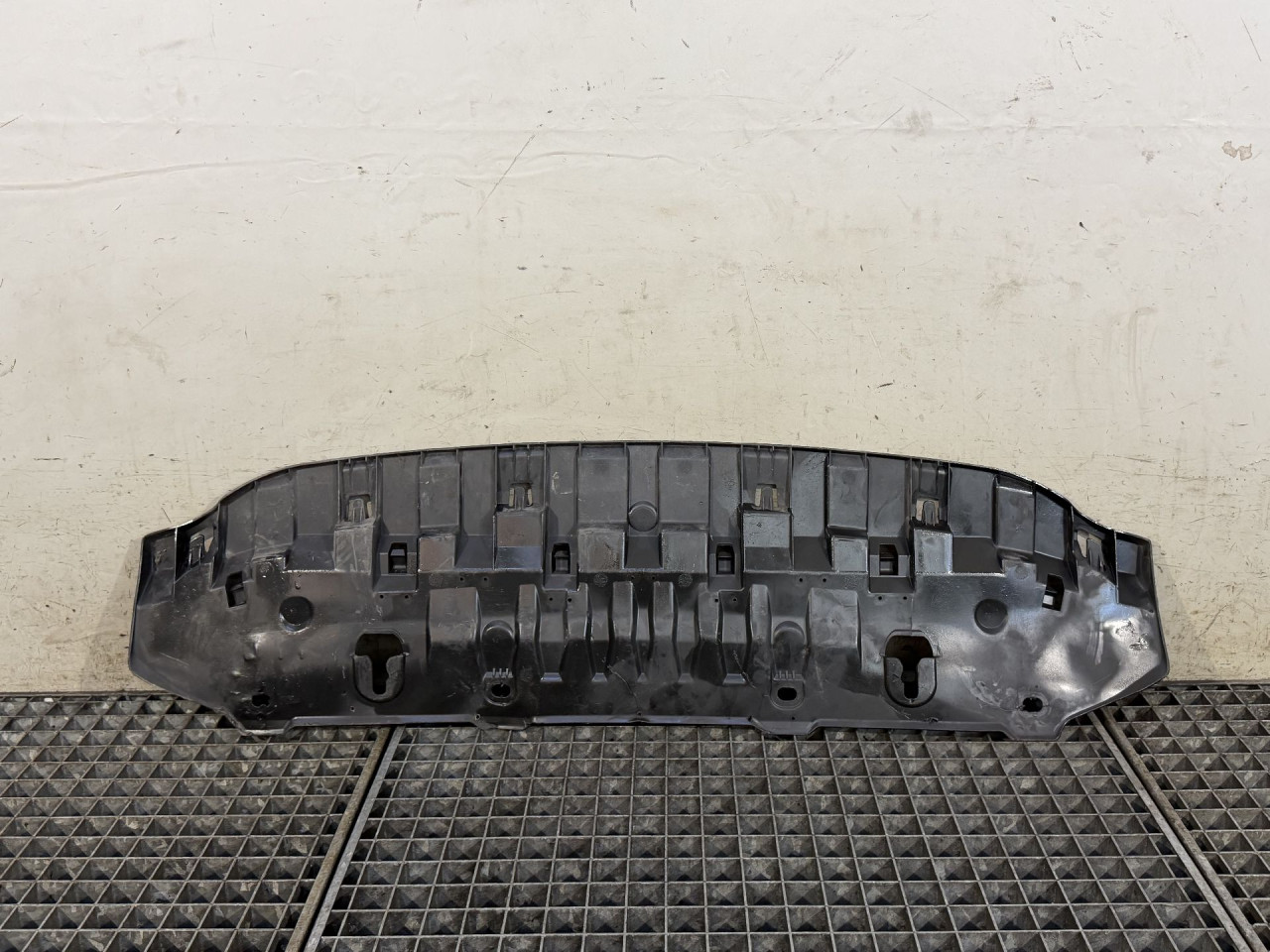 DIJELOVI PODNA ZASTITA SKODA SUPERB > 15-19 2.0 3V0807611
