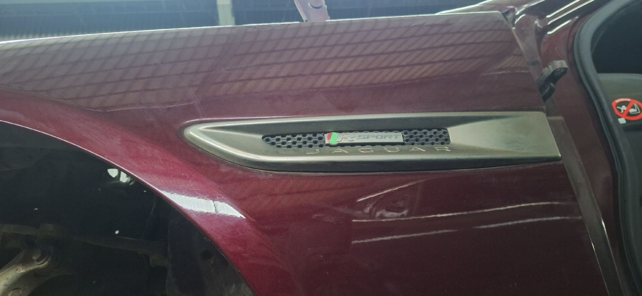 DIJELOVI BLATOBRAN JAGUAR XE (X760) > 15 -  2.0 T4N2637