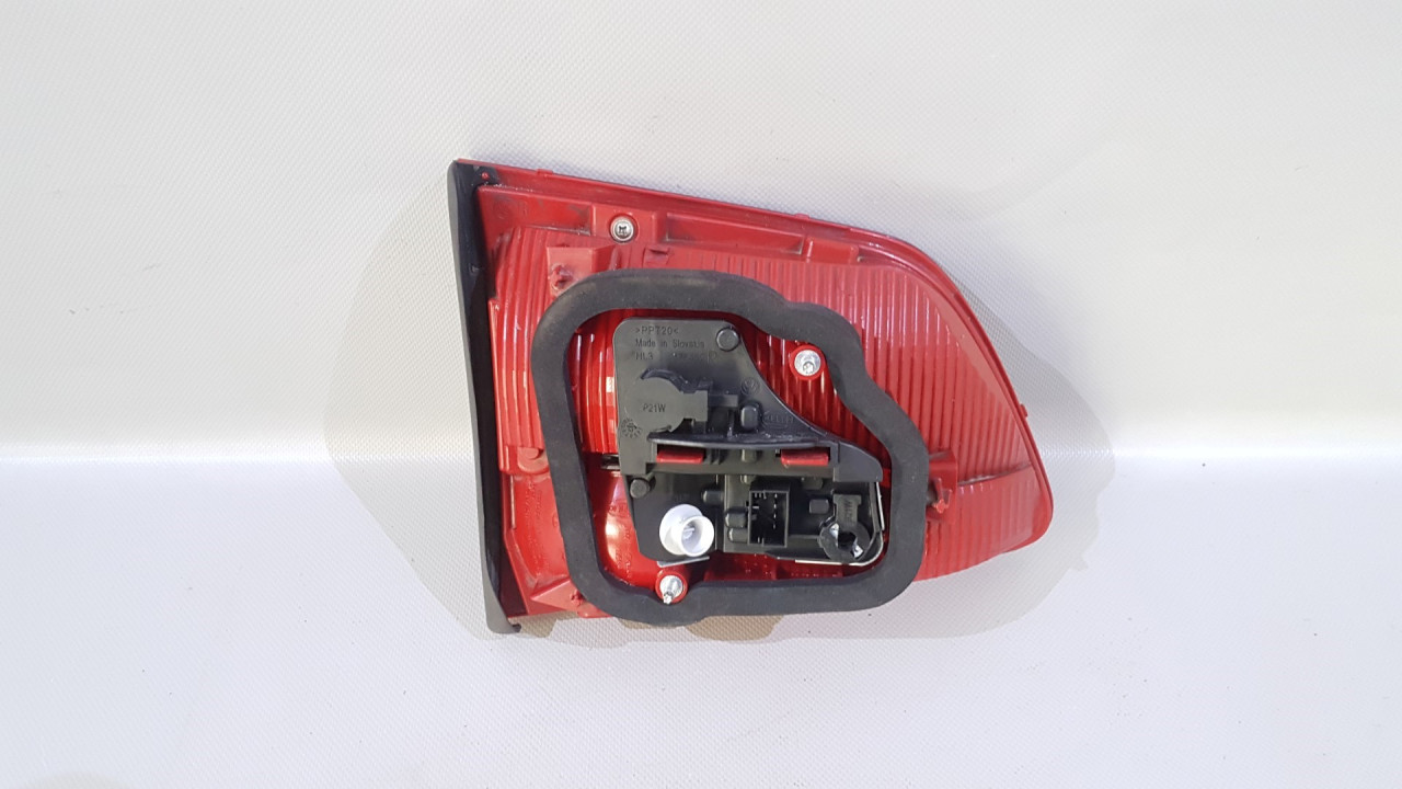 STOP SVJETLO VW TOURAN > 10-15 VW719016 176452