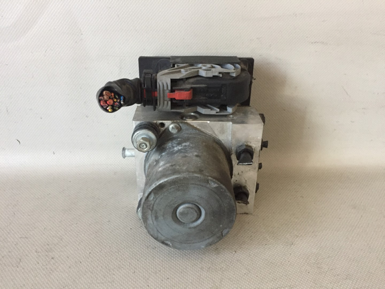 ABS ELEKTRONIKA AUDI A4 (B7) > 04-07 8E0910517B