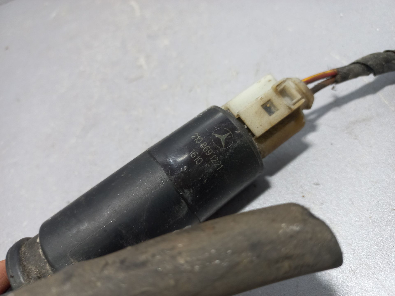 PRSKALICA ZA FAROVE MERCEDES E KLASA (C207/A207) > 09-13 21086912