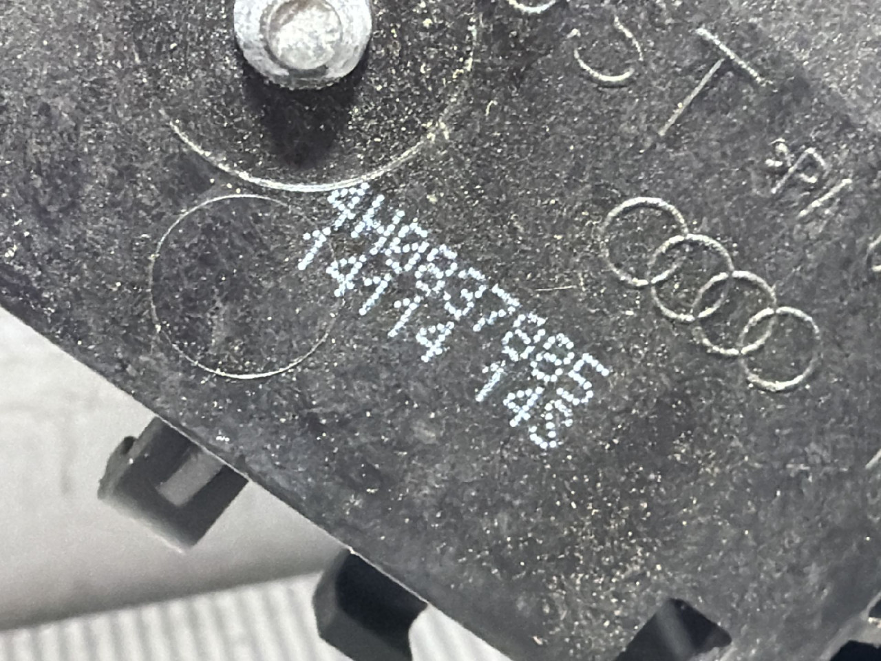 DIJELOVI RUCKA VRATA AUDI A6 4G > 14-18 3.0 4H0837885