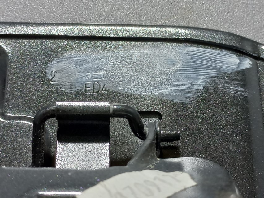 POKLOPAC REZERVOARA AUDI A4 (B7) > 04-07 8E0809905E