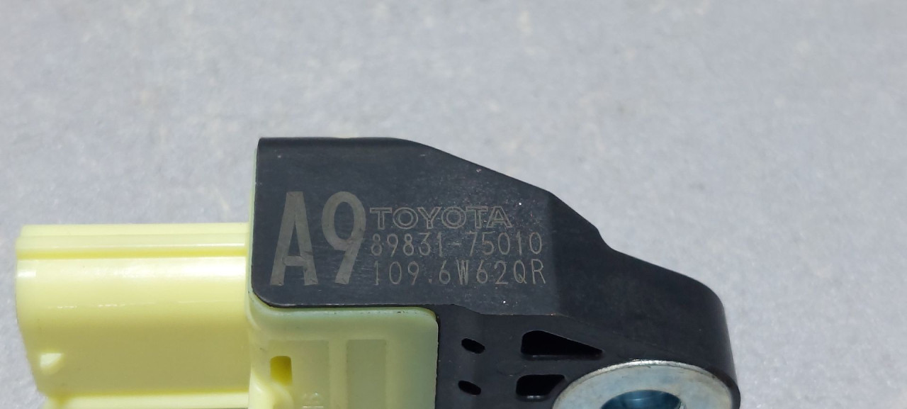 DIJELOVI SENZOR AIRBAGA TOYOTA PRIUS > 12-15 1.8 8983175010
