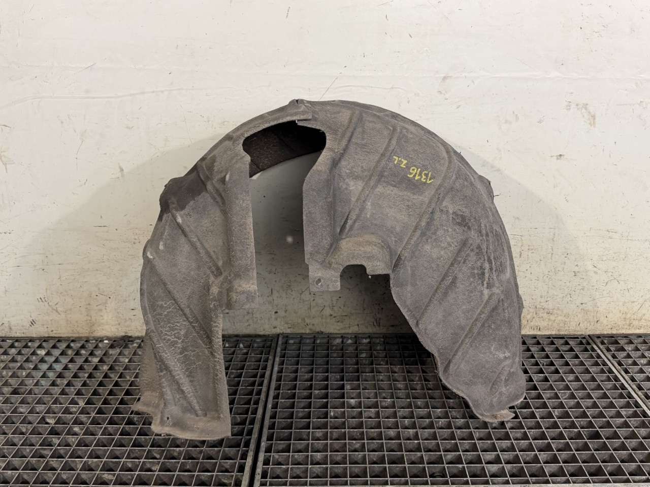 UNUTRASNJI BLATOBRAN AUDI A4 (B9) > 15-18 8W0810171F