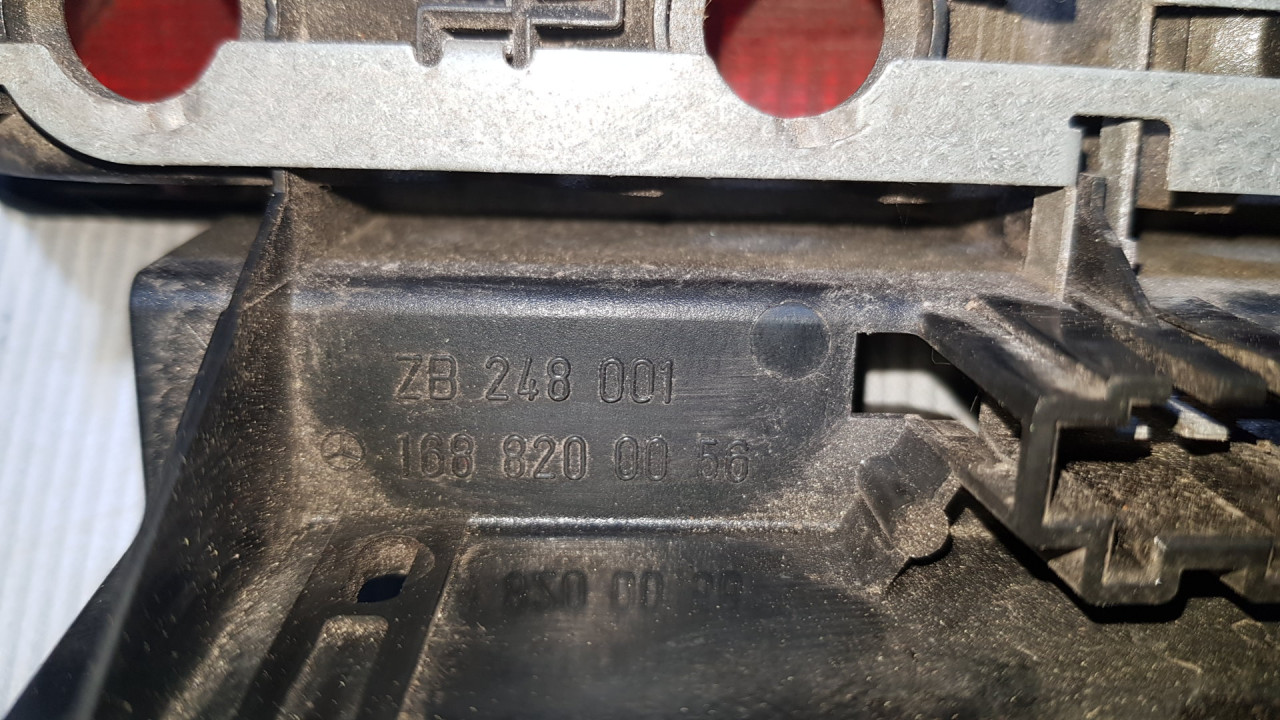 TRECE STOP SVJETLO MERCEDES A KLASA (W168) > 97-01 1688