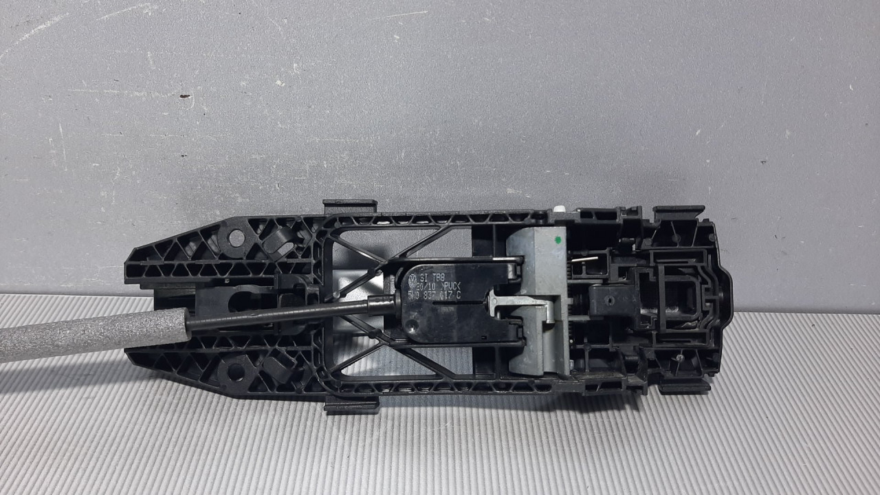 DIJELOVI RUCKA VRATA VW POLO > 09-14 5N0839885H