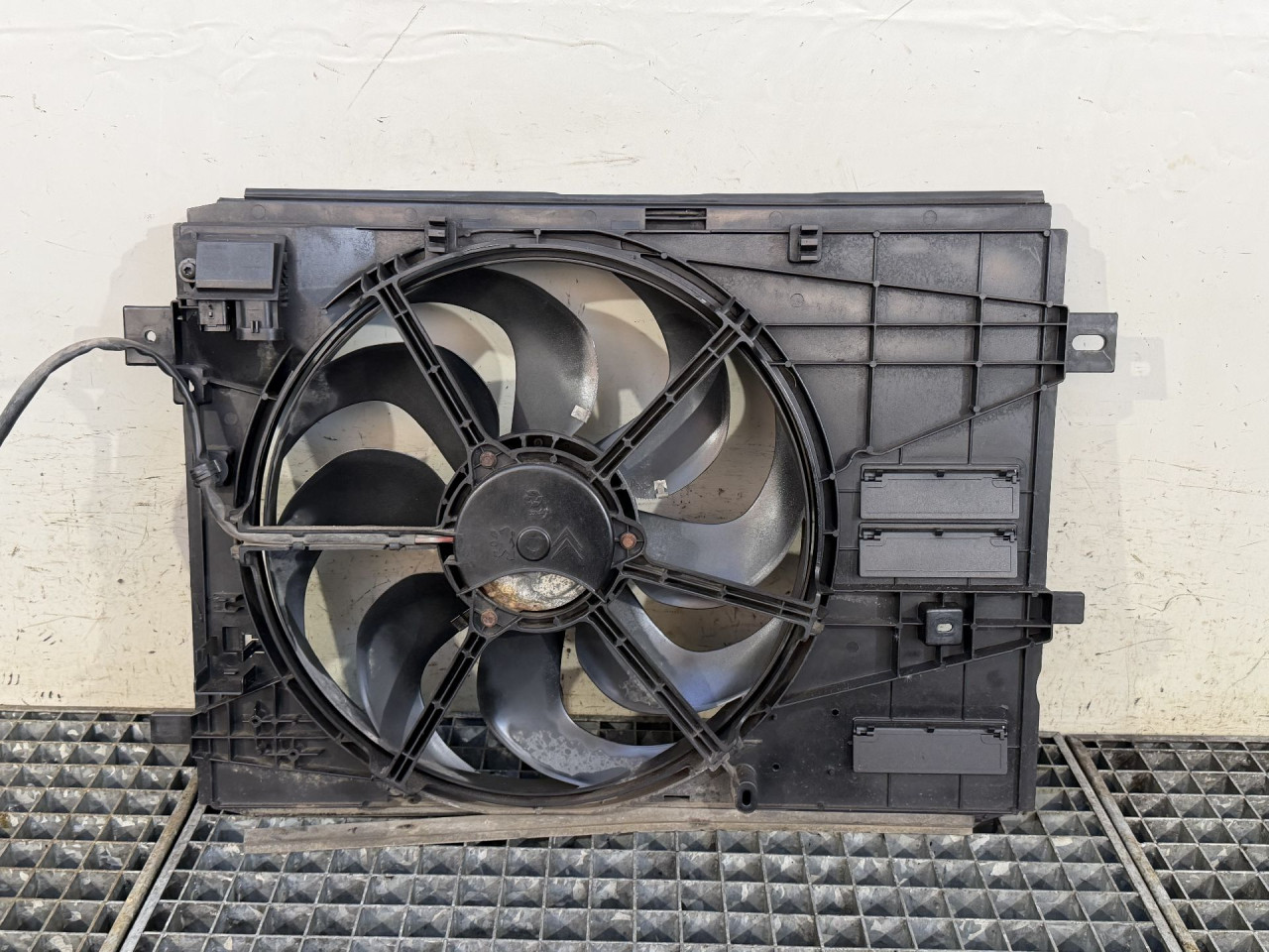 DIJELOVI NOSAC VENTILATORA PEUGEOT 308 > 13-17 2.0 9806313880