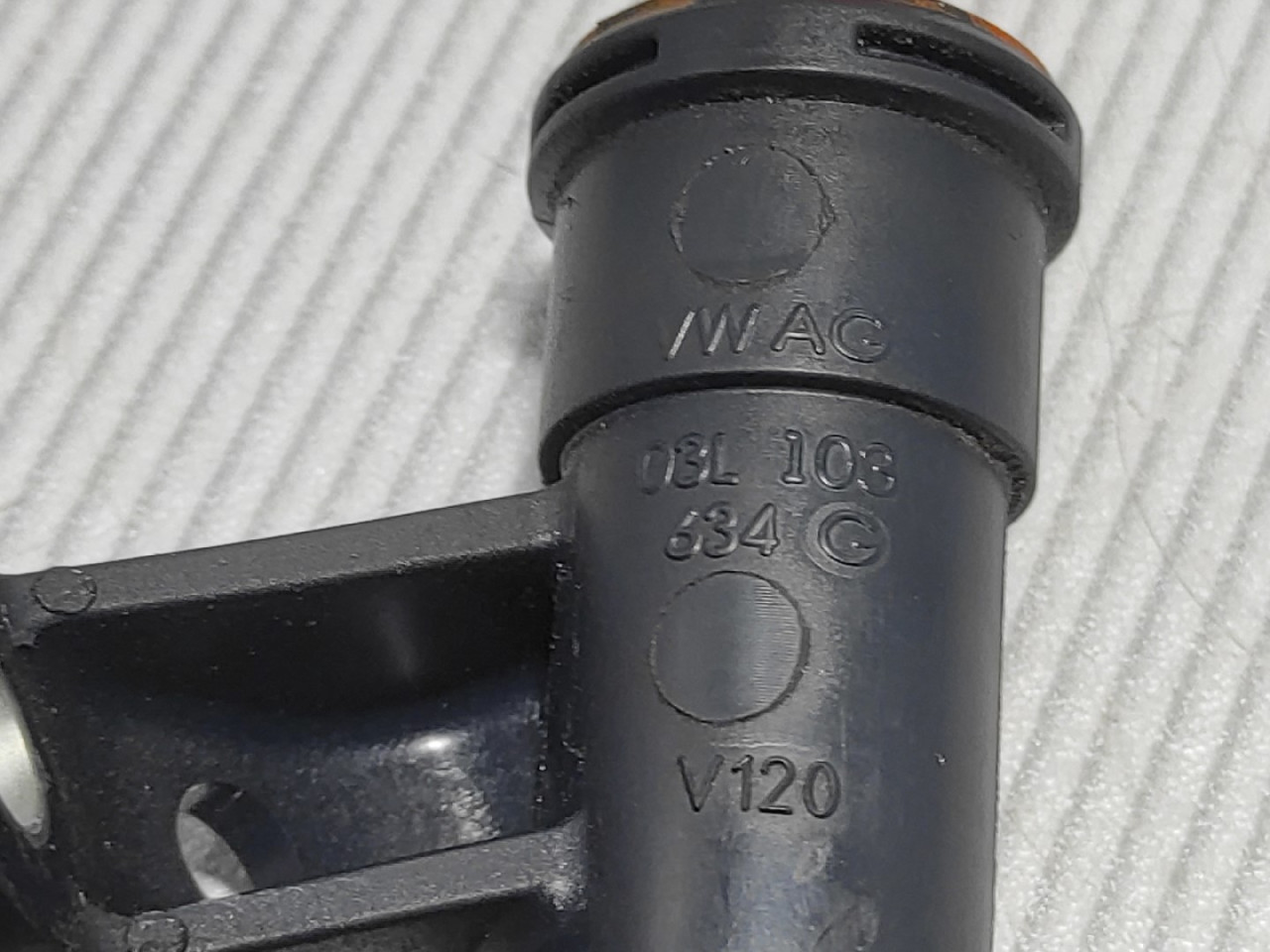 DIJELOVI SIPKA ULJA VW GOLF 6 > 08-12 03L103634G