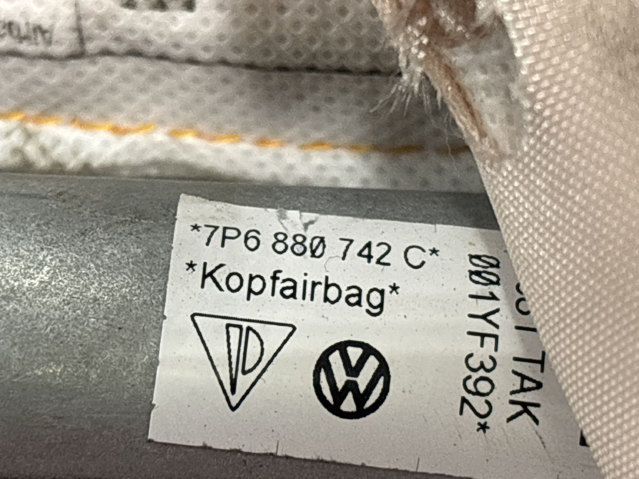 KROVNI AIRBAG VW TOUAREG > 14-18 7P6880742C