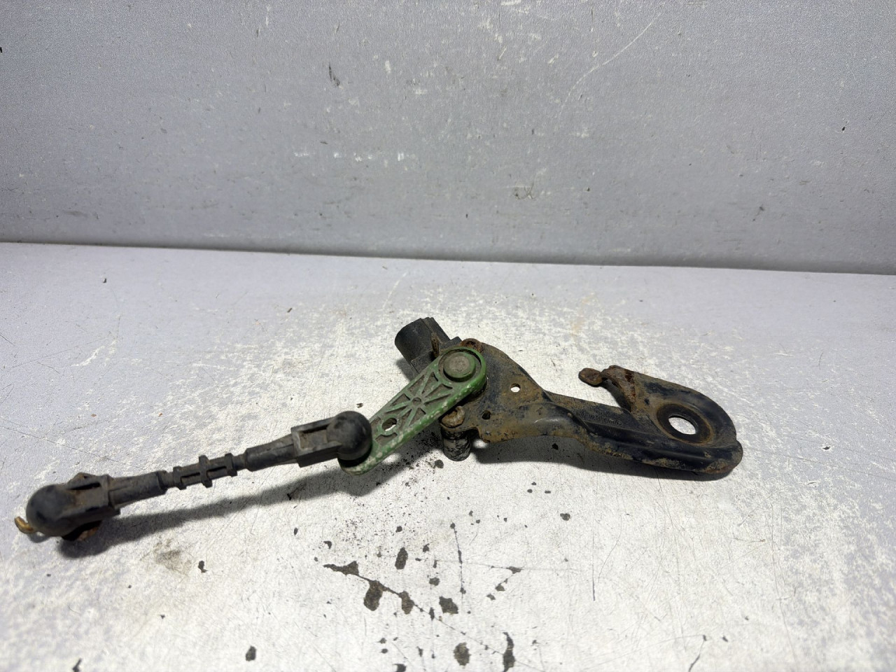 SENZOR NIVELACIJE FAROVA AUDI A8 (4H) > 10-14 4H0907503