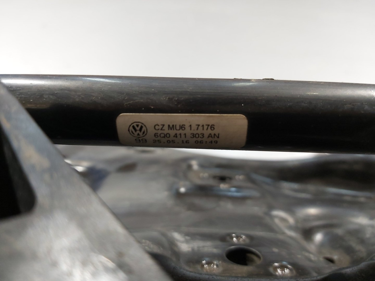 DIJELOVI BALANS STANGA VW POLO > 09-14 6Q0411303AN