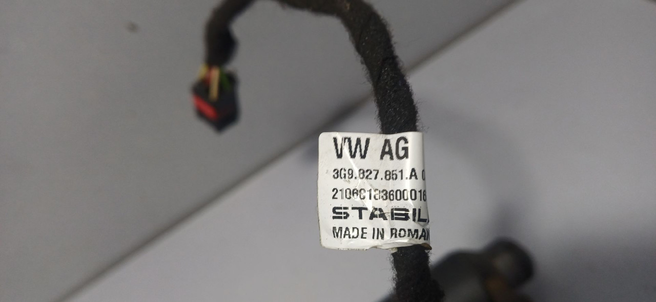 DIJELOVI AMORTIZER GEPEKA VW PASSAT B8 > 14-19 3G9827851A