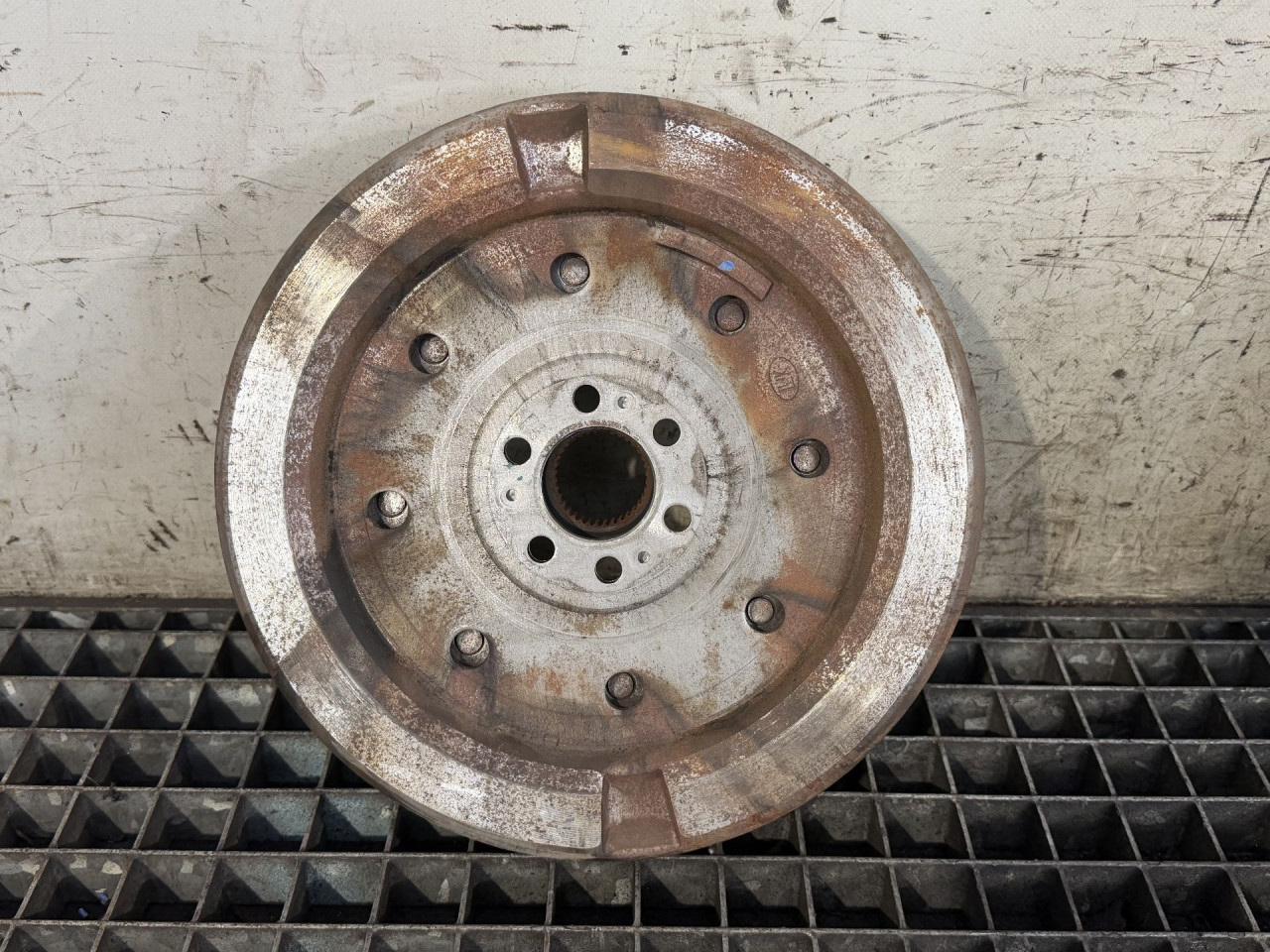 DIJELOVI ZAMAJAC VW PASSAT B8 > 14-19 2.0 04L105266AD