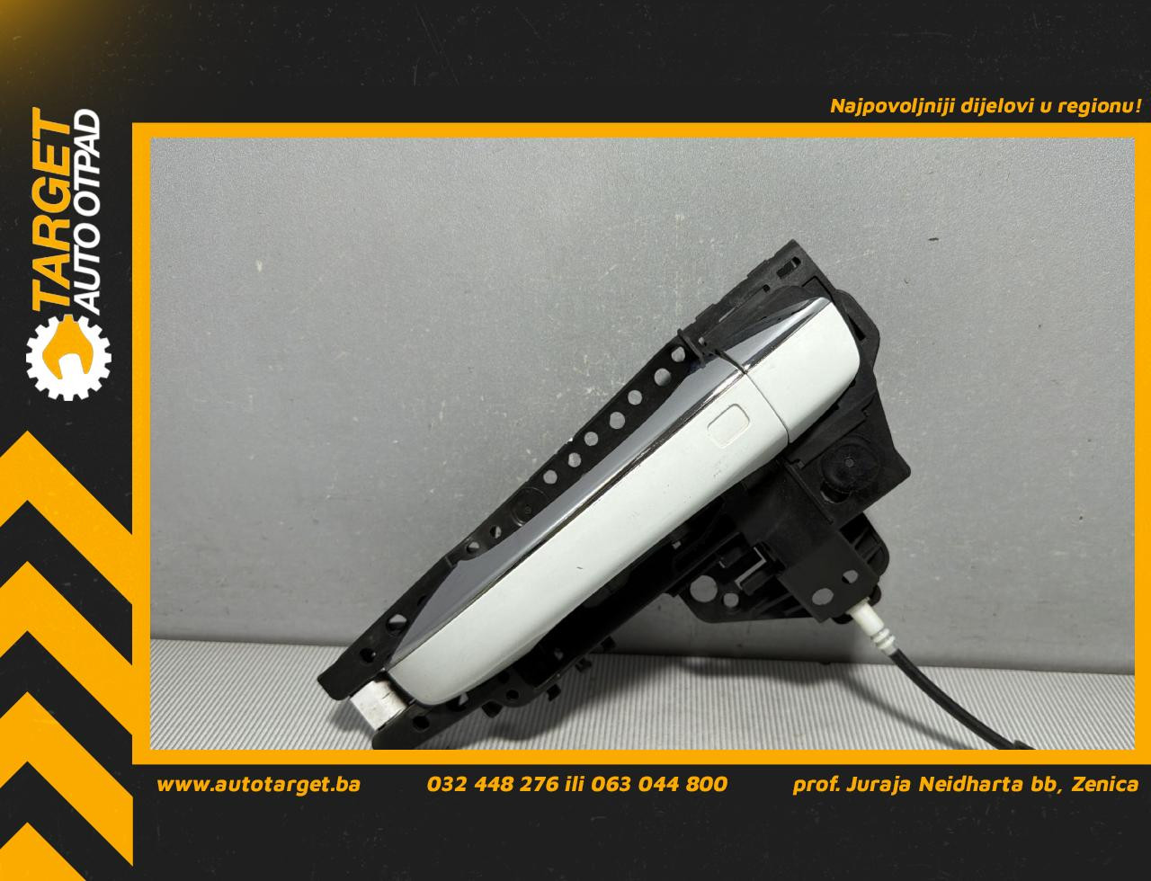 DIJELOVI RUCKA VRATA AUDI Q5 > 12-16 2.0 8T0837885B
