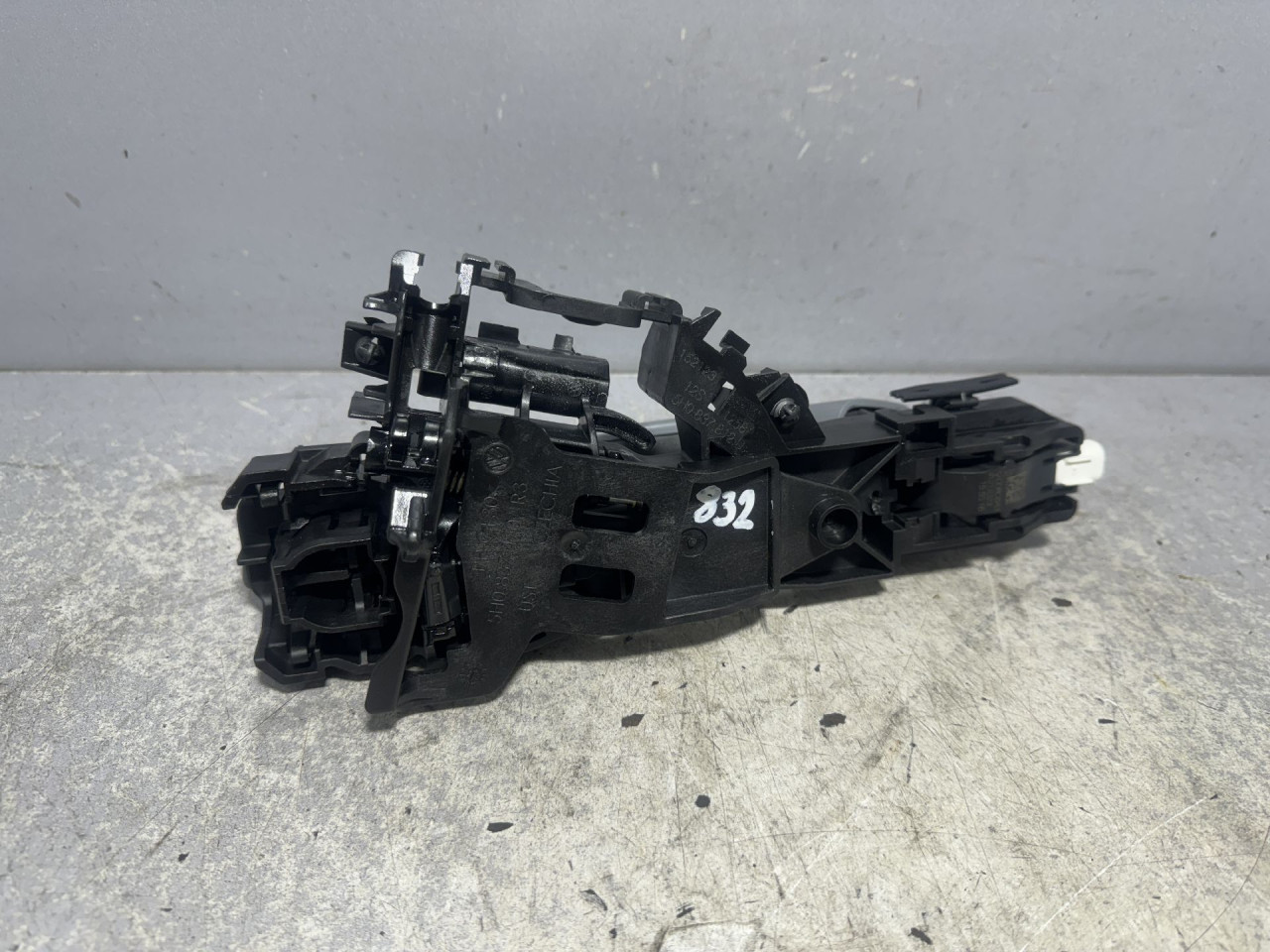 DIJELOVI RUCKA VRATA VW GOLF 8 > 19- 5H0837470