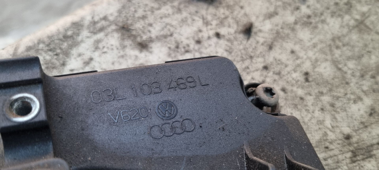 DIJELOVI DEKLO AUDI A4 (B8) > 07-11 03L103469L