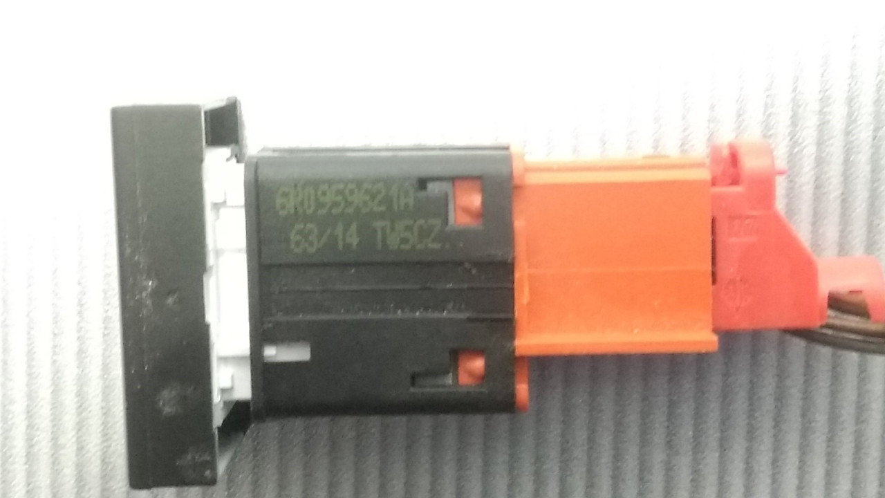 DIJELOVI PREKIDAC VW POLO > 09-14 6R0959621A
