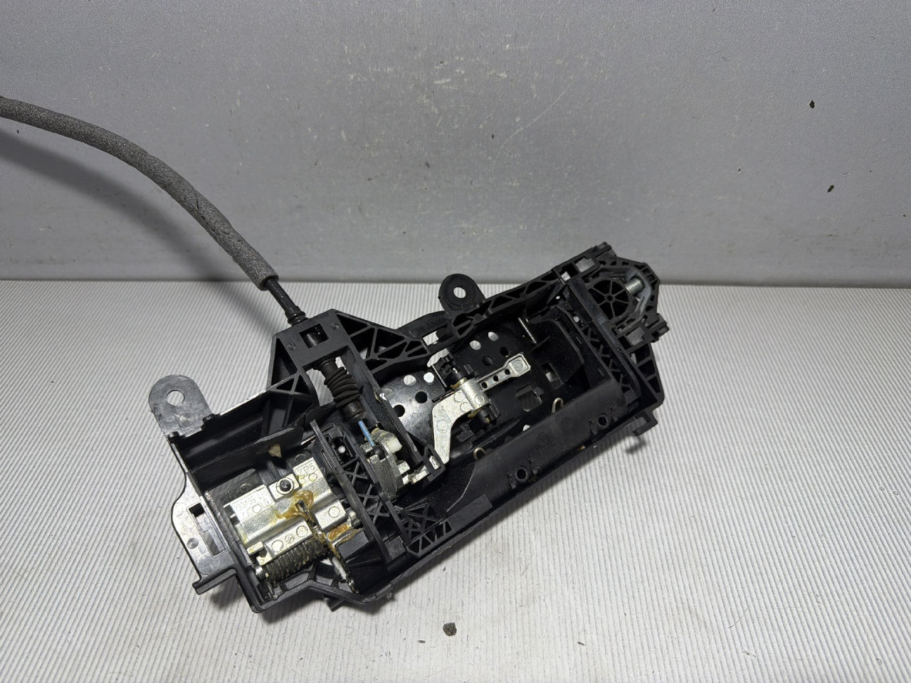 DIJELOVI RUCKA VRATA AUDI A4 (B9) > 15-18 2.0 8W01837811A