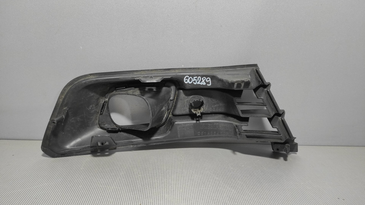 DIJELOVI RESETKA BRANIKA RENAULT CAPTUR > 13-17 261A24736R