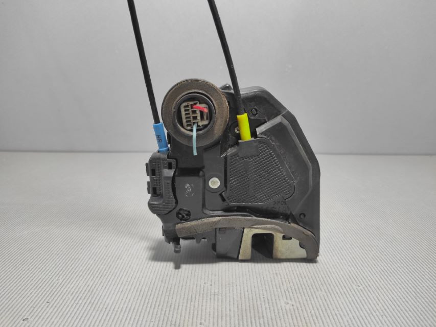 DIJELOVI BRAVA VRATA TOYOTA RAV 4 > 15-18 A046693