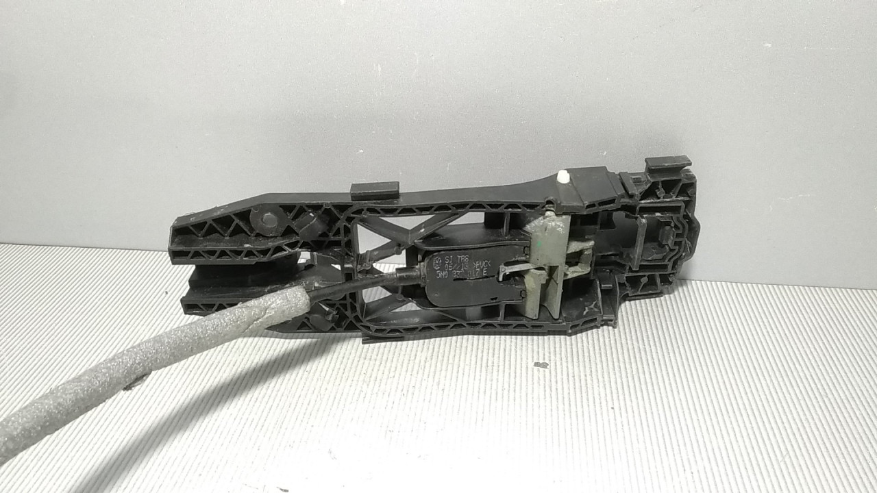 DIJELOVI RUCKA VRATA VW GOLF 7 > 12-16 5N0839885H