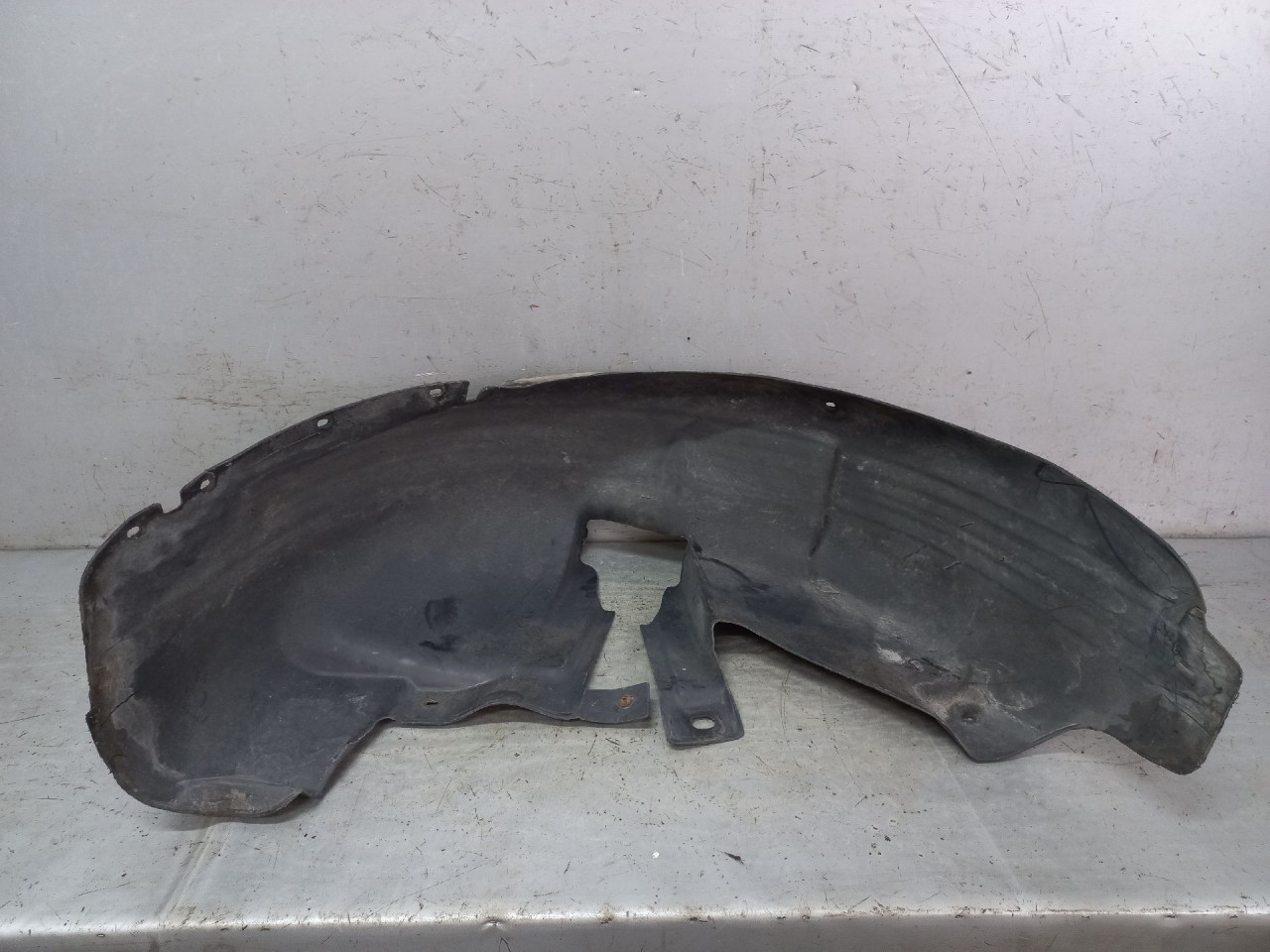 UNUTRASNJI BLATOBRAN VW TOURAN > 03-06 1T0810972B