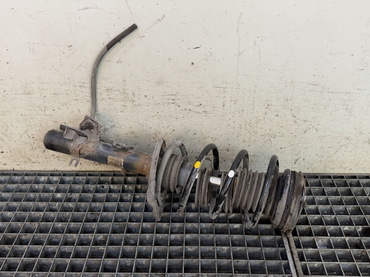 DIJELOVI AMORTIZER NISSAN QASHQAI > 17-21 1.5 54303HV01A