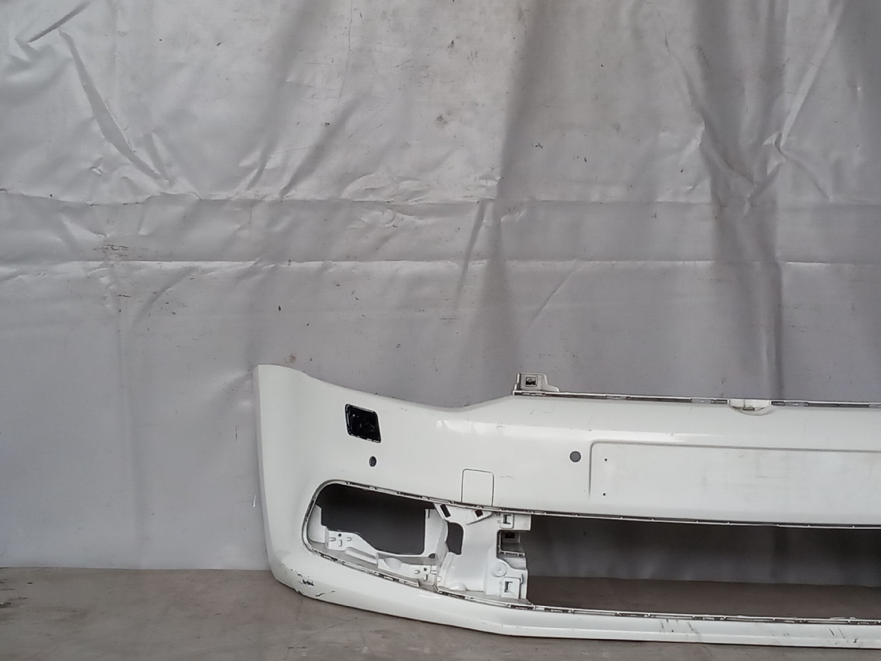 DIJELOVI BRANIK VW POLO > 14-17 6C0807221